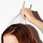 China Do Massager à mão da cabeça do escalpe da forma da garra peso leve portátil confortável empresa